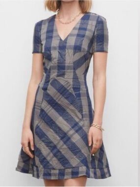 Club Monaco Blue and Gray Plaid V-Neck Short Sleeve Dress fit & flair belted